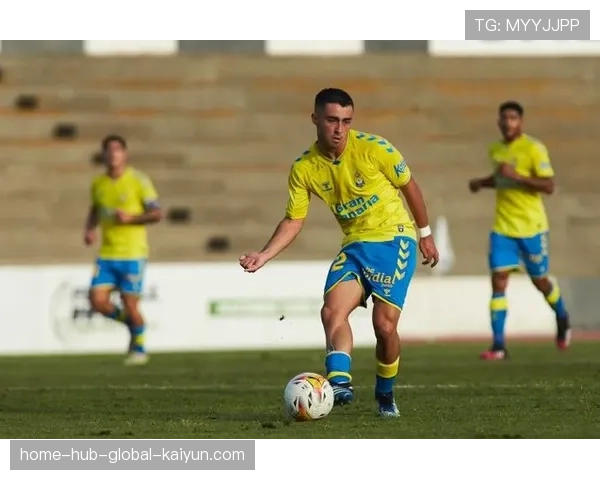 比利亚雷亚尔稳居积分榜第三 莫莱罗加盟提升中场控制力